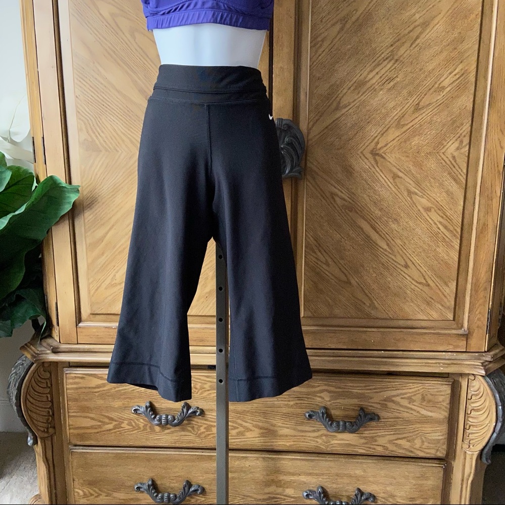 Nike Fit Dry black crop straight pants